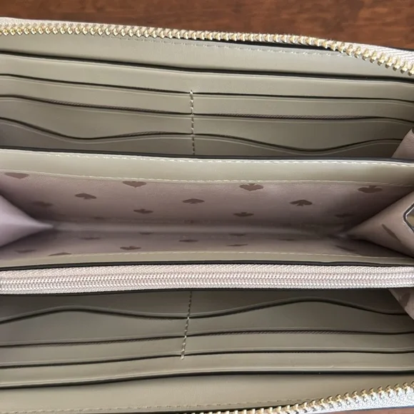 NWOT Kate Spade Beige and Cream Wallet - Picture 10 of 13